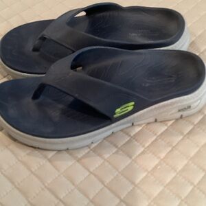 Skechers Navy and Gray Slide Sandals. Arch Fit
